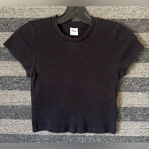 Aritzia TNA Black Ribbed Crop Top T-Shirt Women’s Medium